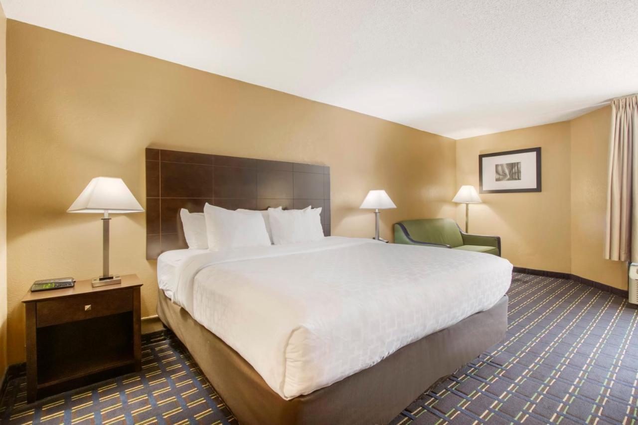Clarion Inn Asheville Airport Флетчер Экстерьер фото