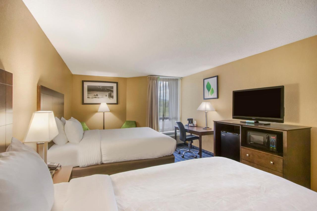 Clarion Inn Asheville Airport Флетчер Экстерьер фото