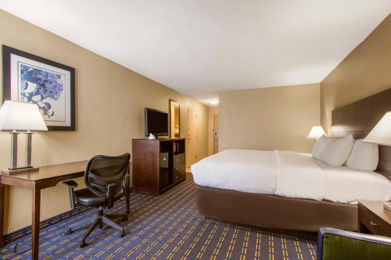 Clarion Inn Asheville Airport Флетчер Экстерьер фото