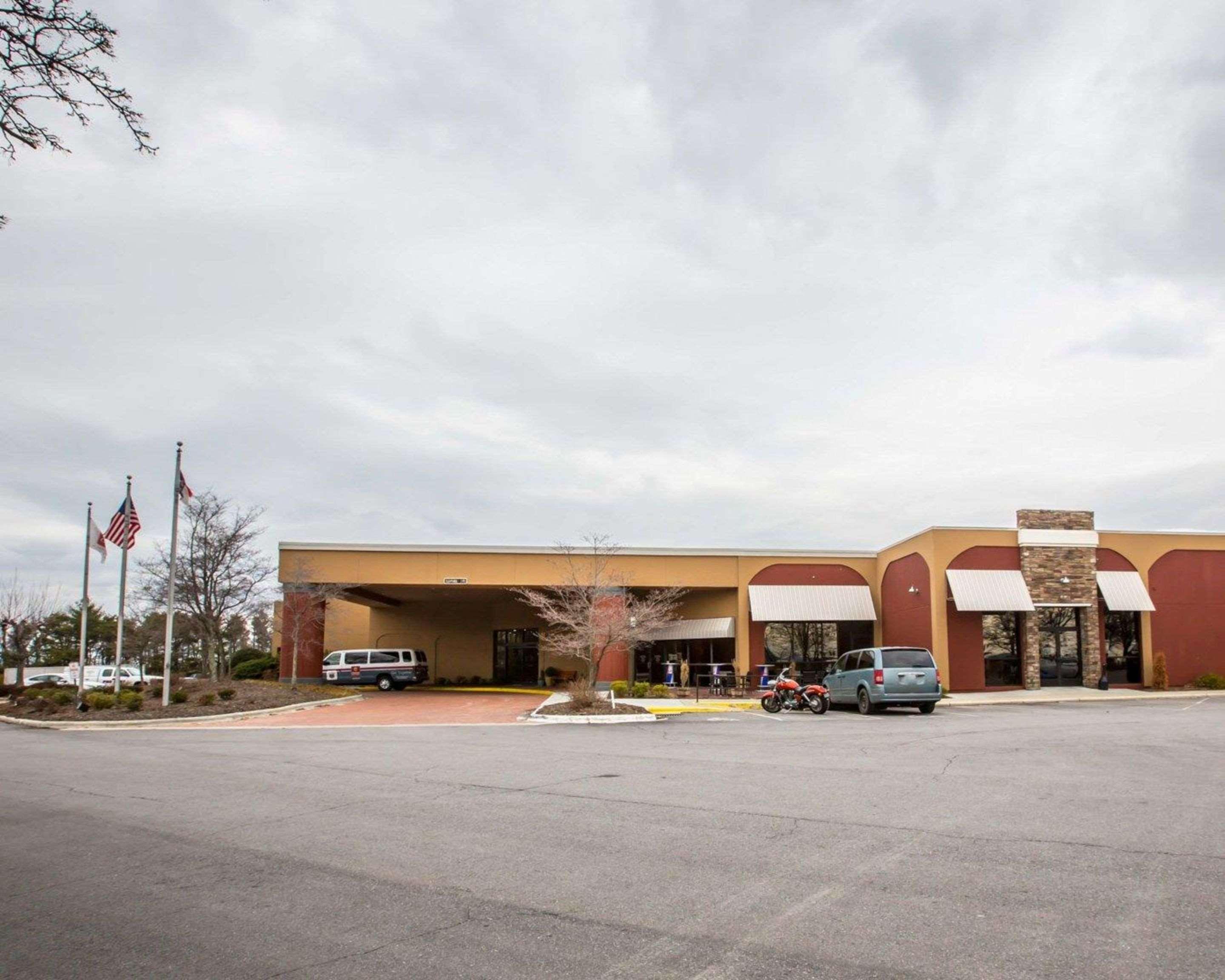 Clarion Inn Asheville Airport Флетчер Экстерьер фото