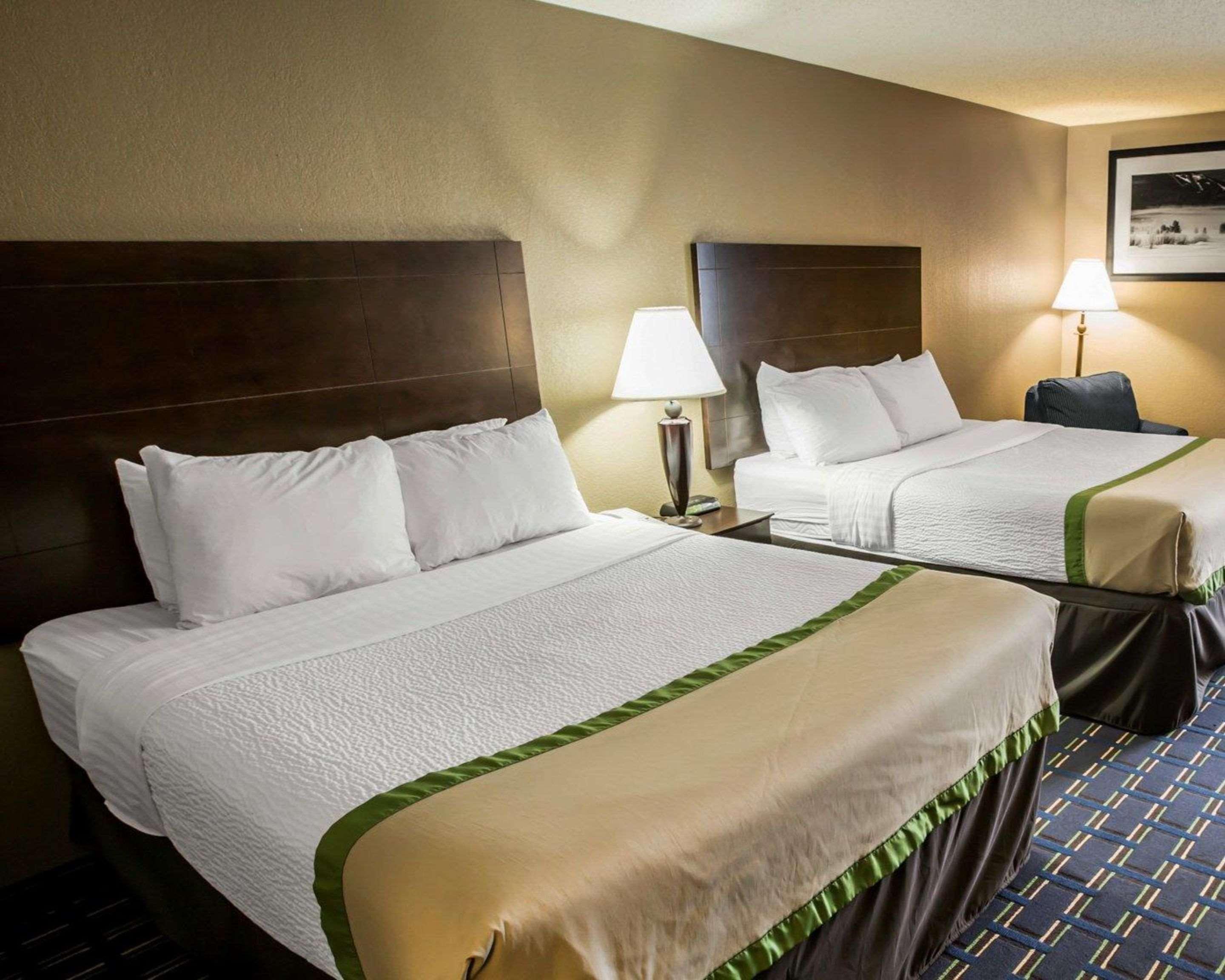 Clarion Inn Asheville Airport Флетчер Экстерьер фото