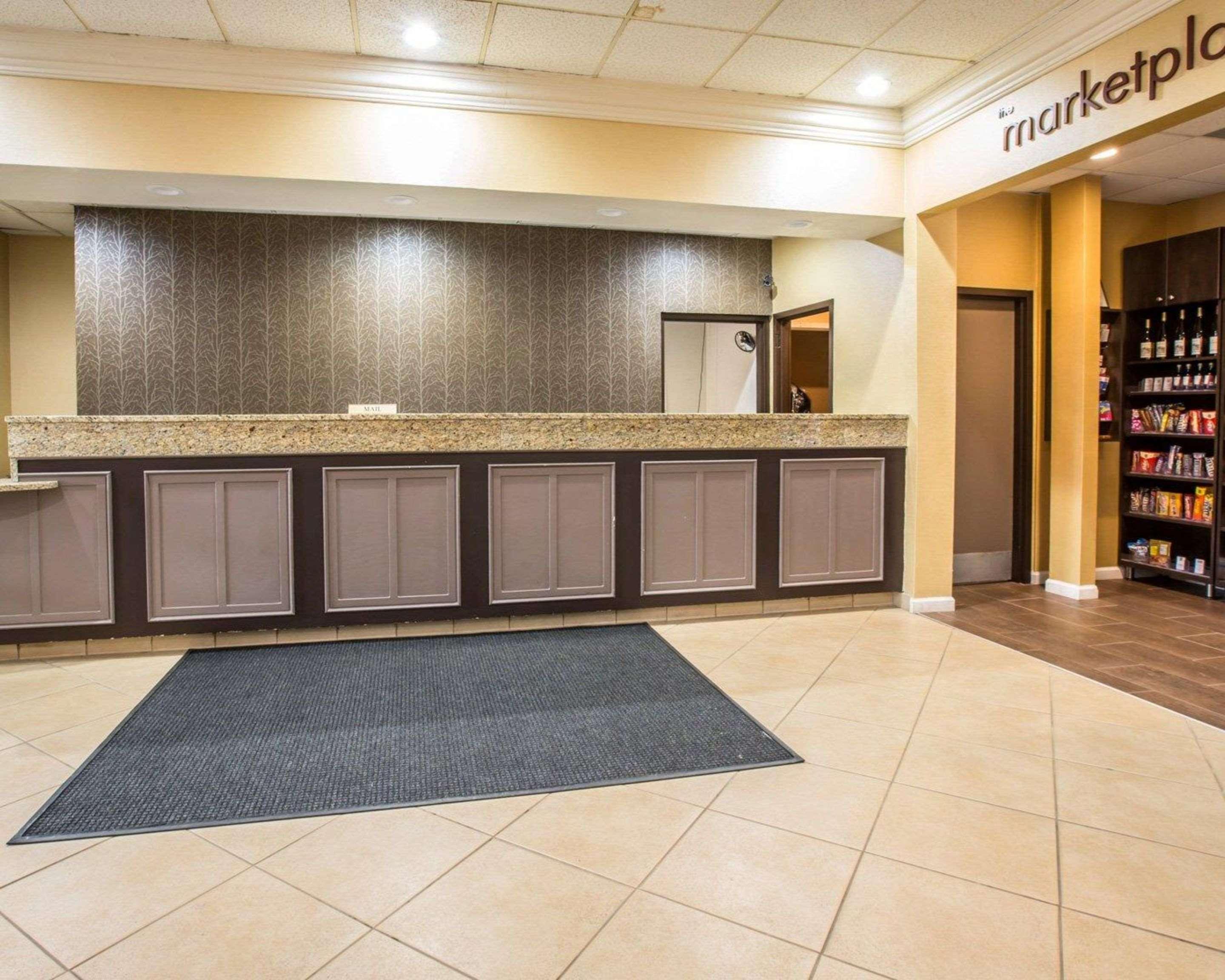 Clarion Inn Asheville Airport Флетчер Экстерьер фото