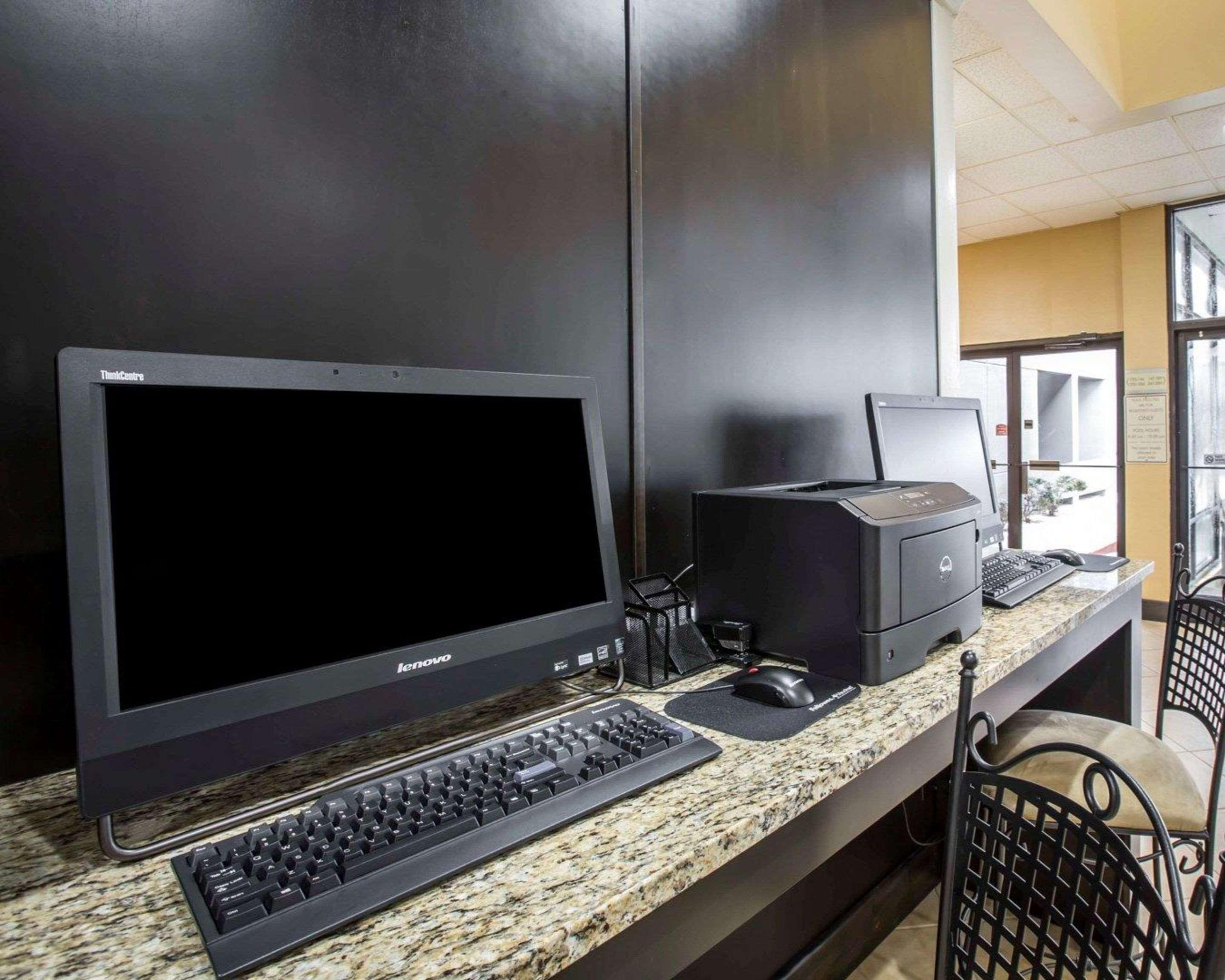 Clarion Inn Asheville Airport Флетчер Экстерьер фото