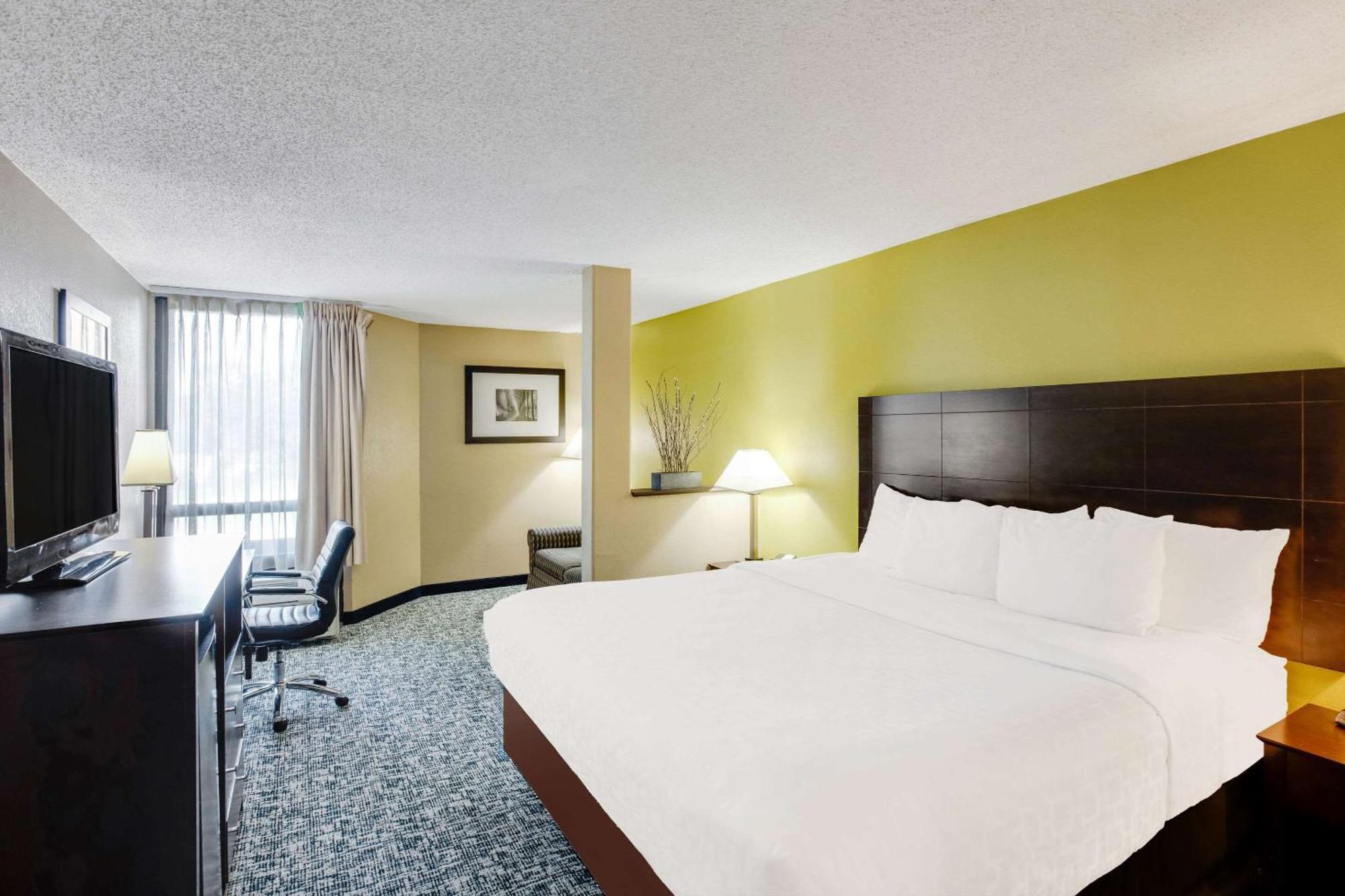 Clarion Inn Asheville Airport Флетчер Экстерьер фото