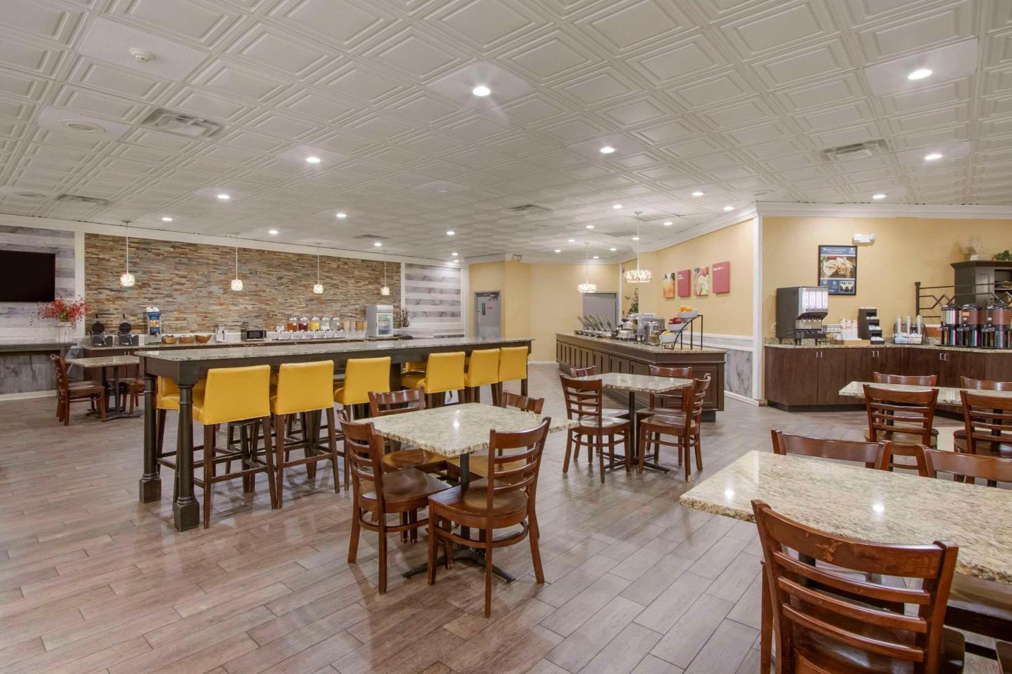 Clarion Inn Asheville Airport Флетчер Экстерьер фото