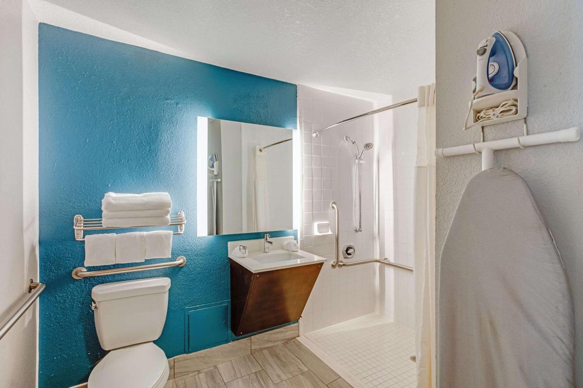 Clarion Inn Asheville Airport Флетчер Экстерьер фото