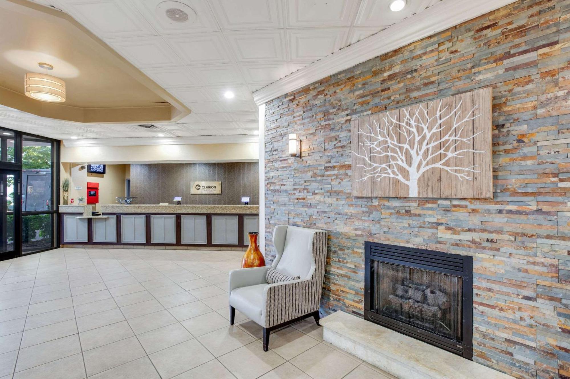 Clarion Inn Asheville Airport Флетчер Экстерьер фото
