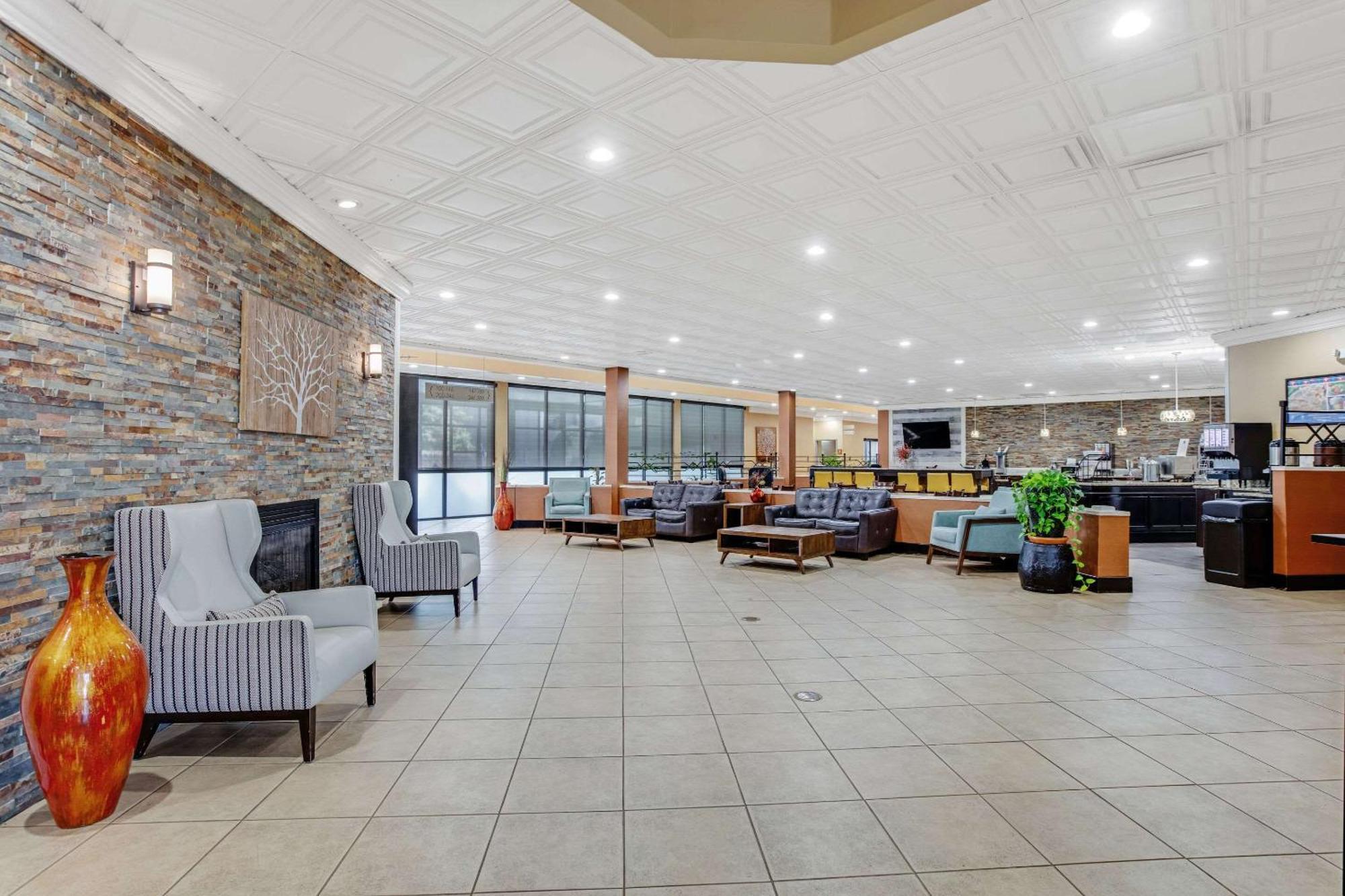 Clarion Inn Asheville Airport Флетчер Экстерьер фото