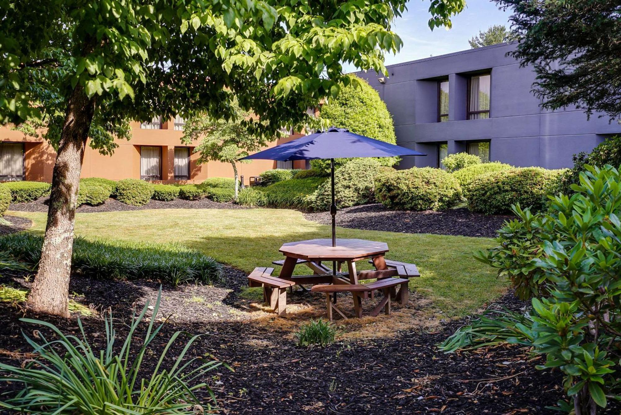Clarion Inn Asheville Airport Флетчер Экстерьер фото