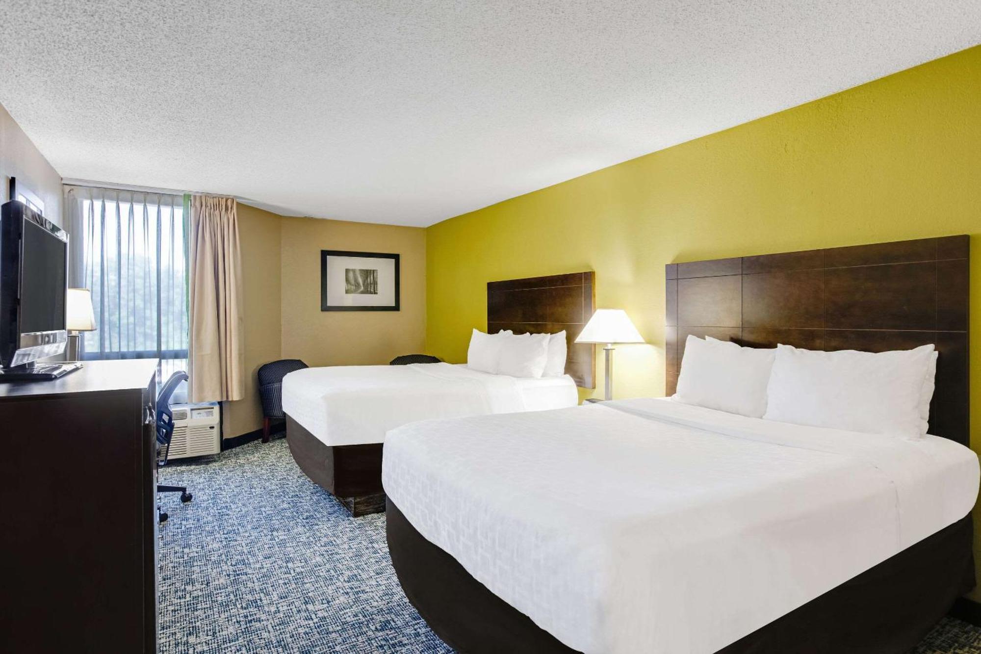 Clarion Inn Asheville Airport Флетчер Экстерьер фото