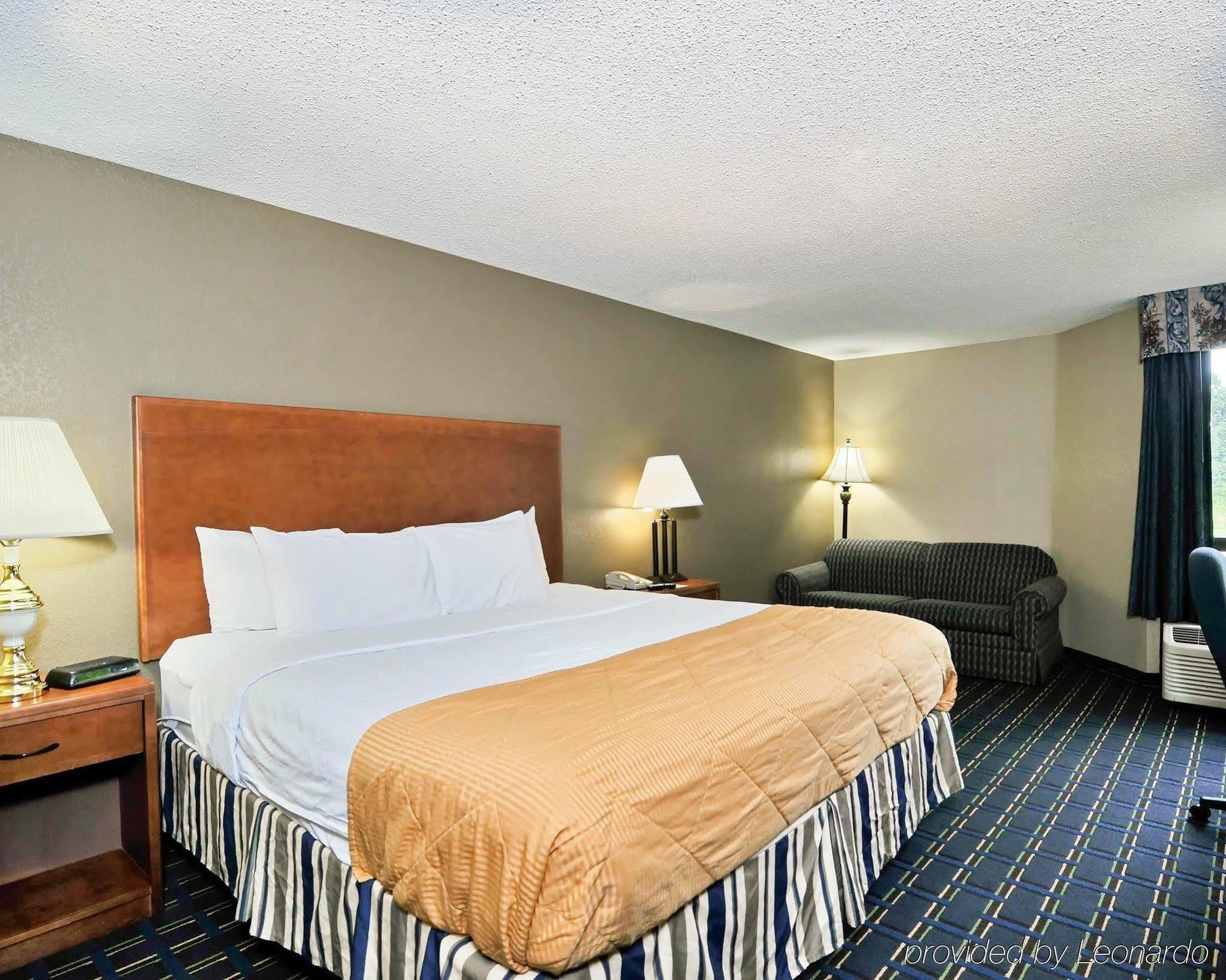 Clarion Inn Asheville Airport Флетчер Экстерьер фото