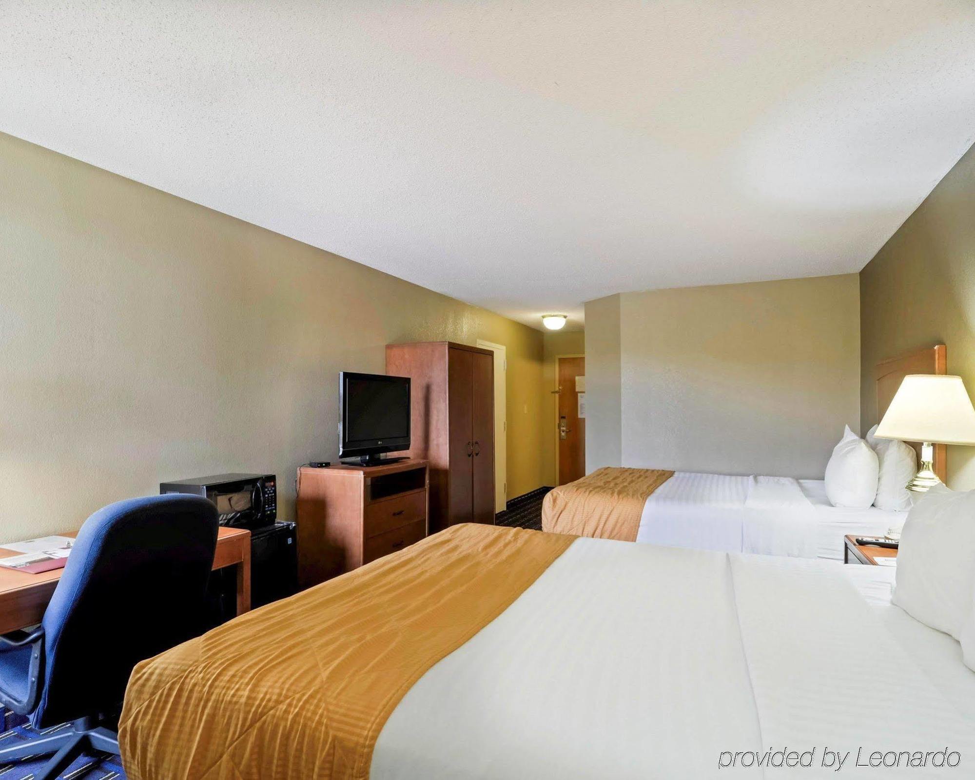 Clarion Inn Asheville Airport Флетчер Экстерьер фото