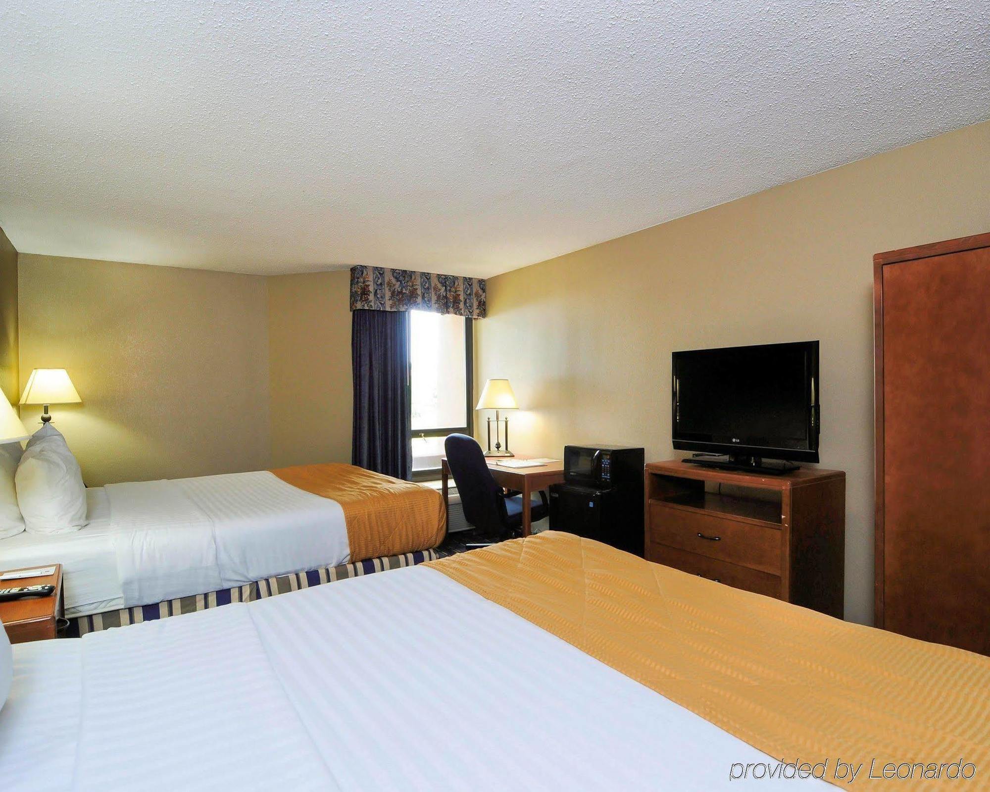 Clarion Inn Asheville Airport Флетчер Экстерьер фото