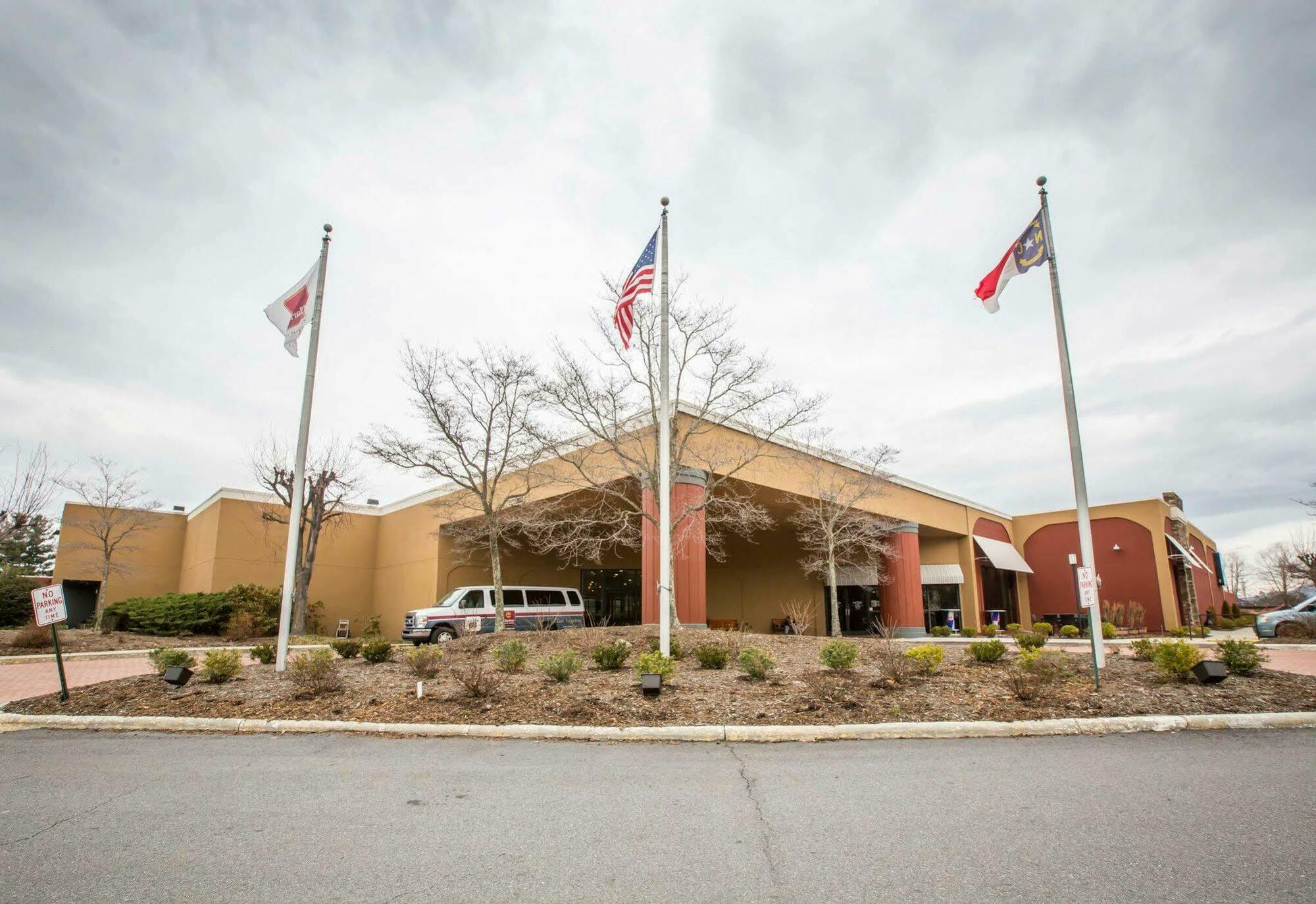 Clarion Inn Asheville Airport Флетчер Экстерьер фото